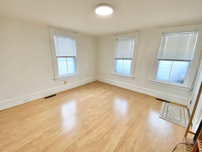 Photo - 93 Walnut St Unit #5