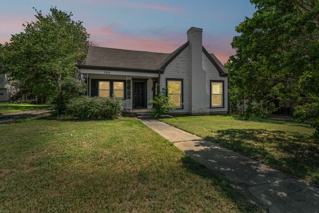 Building Photo - Historic Charm in Hillsboro! Rental