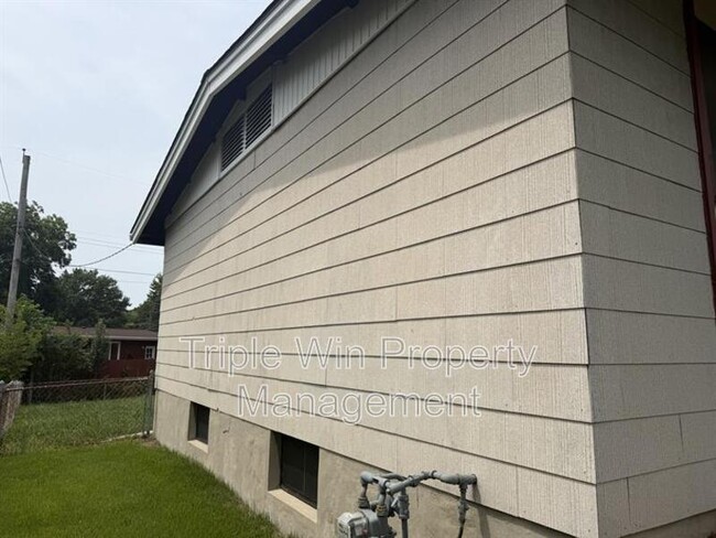 Photo - 10319 Varnum Dr