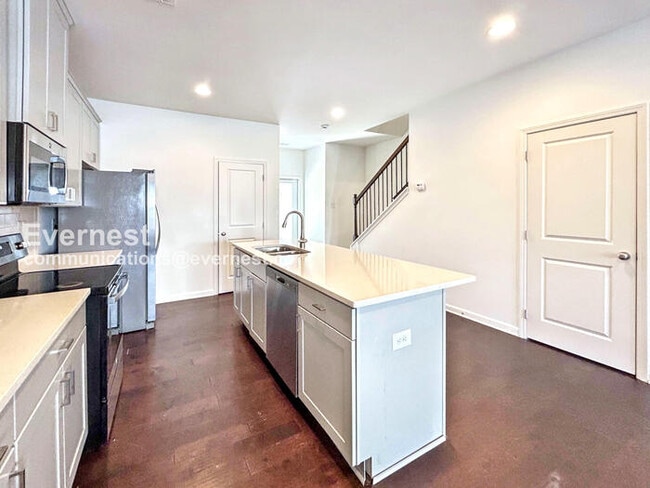 Photo - 911 Ambient Way