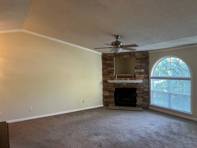 Photo - Nice condo, top floor, convenient to hospi...