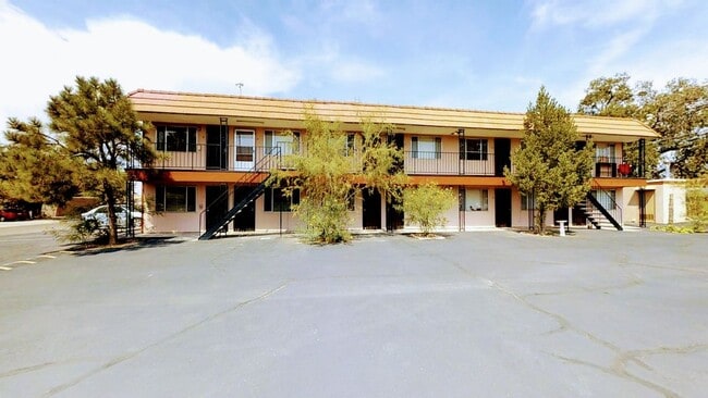 Building Photo - 320 Tennessee St SE