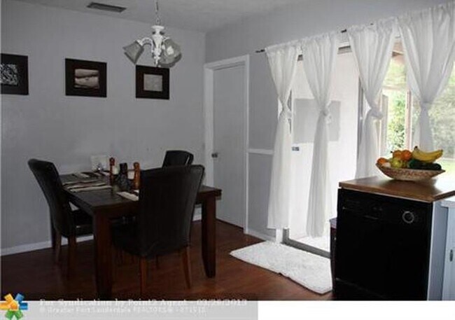 Photo - 200 SE 19th St