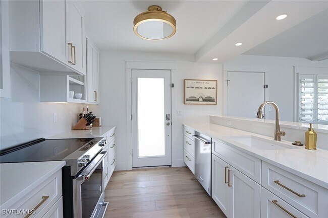 Photo - 222 Harbour Dr Unit 105