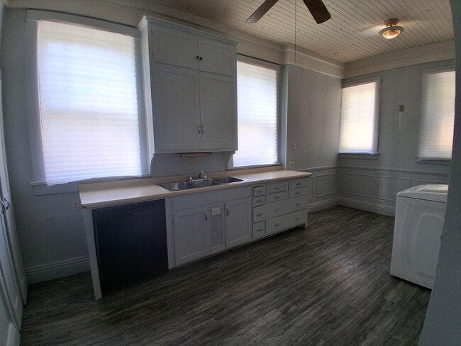 Photo - 1010-1 Vermilion-N