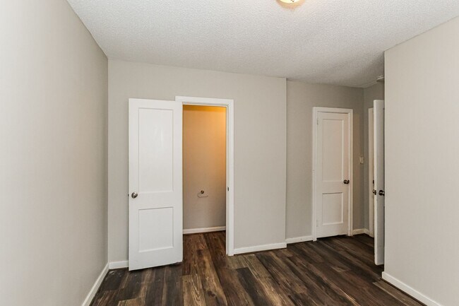 Photo - 6121 Court M