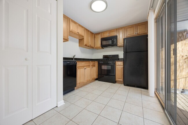 Photo - 47 Gant Cir Unit G