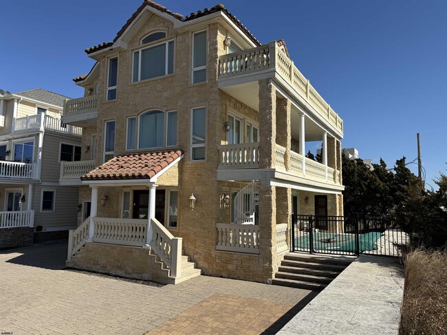 Photo - 119 S Sacramento Ave