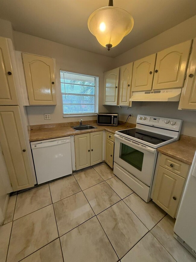 Building Photo - 2060 NW 81st Ave Rental