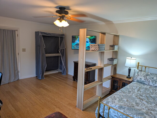 5335 Longbranch Dr Unit Room A