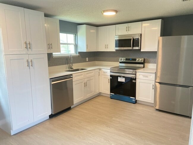 Photo - 502 Dunbar Ave