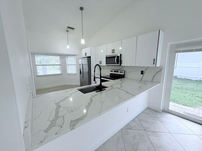 Photo - 34 Paxford Ln