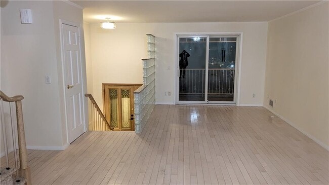 Photo - 64 Croft Pl Unit 2