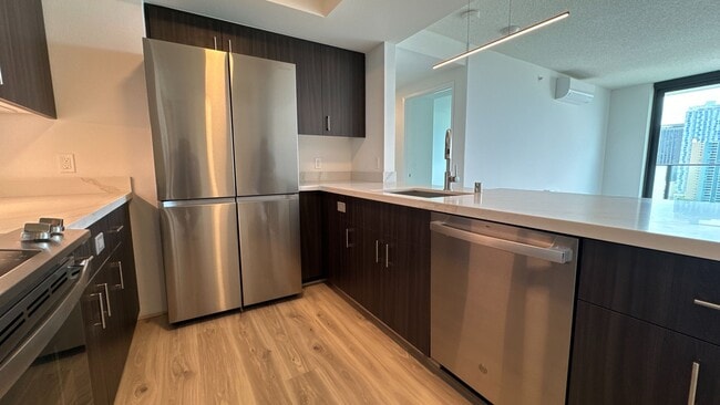 Building Photo - Epitome of modern urban living in the vibrant heart of Kaka'ako 2 Bed 2 Bath 2 PK Unit 2208