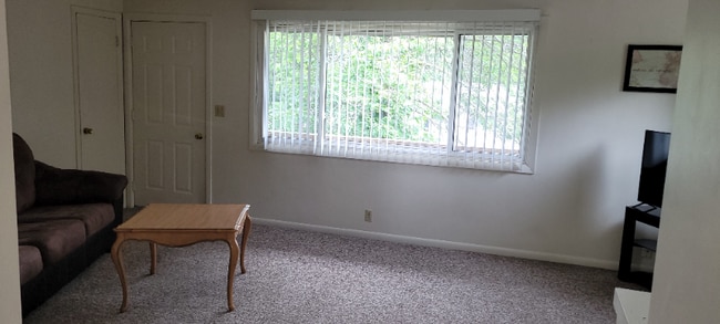 Photo - 310 Poplar St Unit Upper