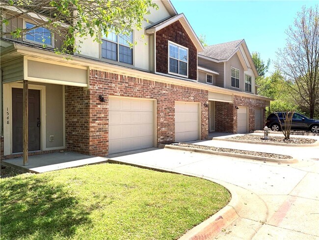 Building Photo - 1536 N London Ave