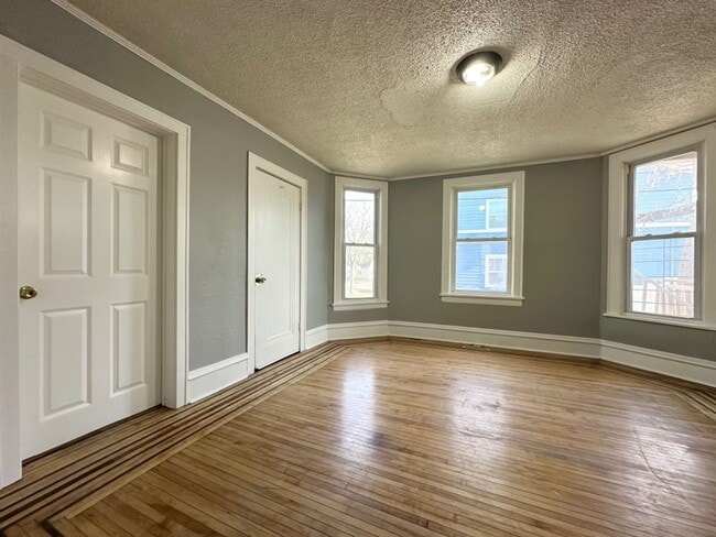 Photo - Great 3 bedroom duplex in Minneapolis!