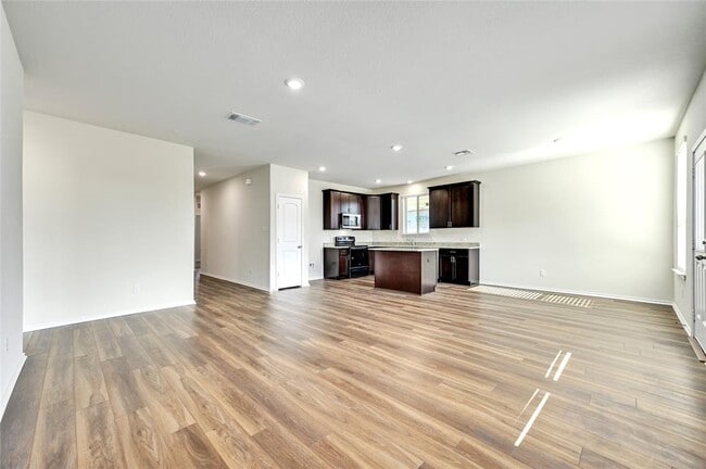 Photo - 132 Janice Rd