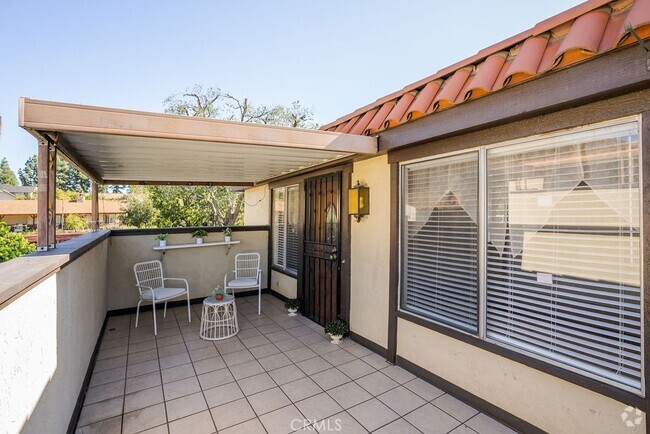 Building Photo - 826 Junipero Dr Rental