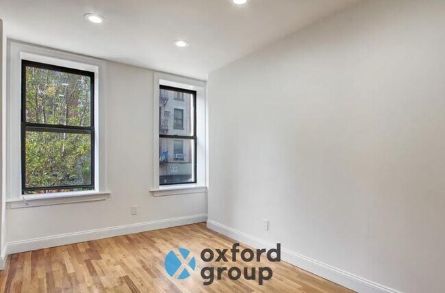 Photo - East 10th Street