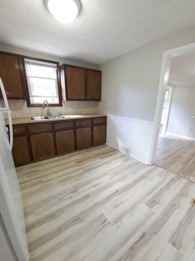 Photo - 1027 35th St SW