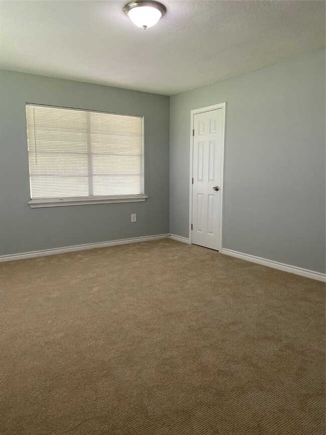 Photo - 7520 Thompson Rd