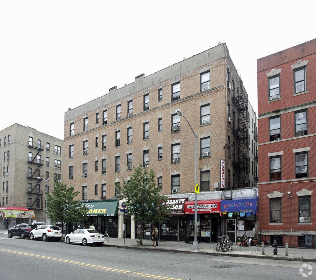 Photo - 800 E 149th St