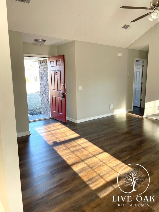 Photo - 619 Sabreena Cir