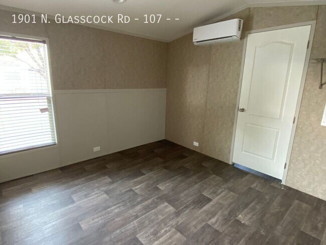 Photo - 1901 N Glasscock Rd