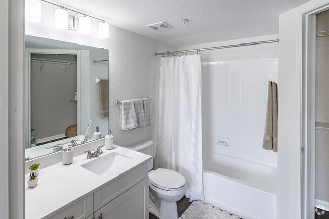 Pelican 2BR, 2BA - 962SF - Primary Bathroom
