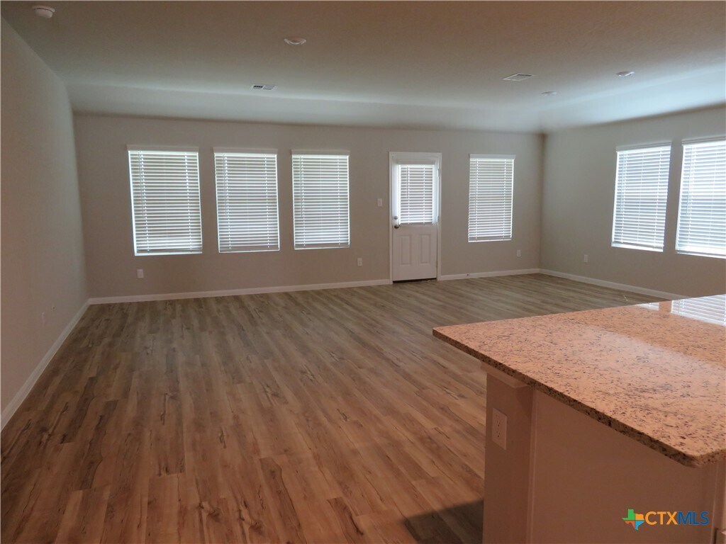 Photo - 554 Blue Stem Rd