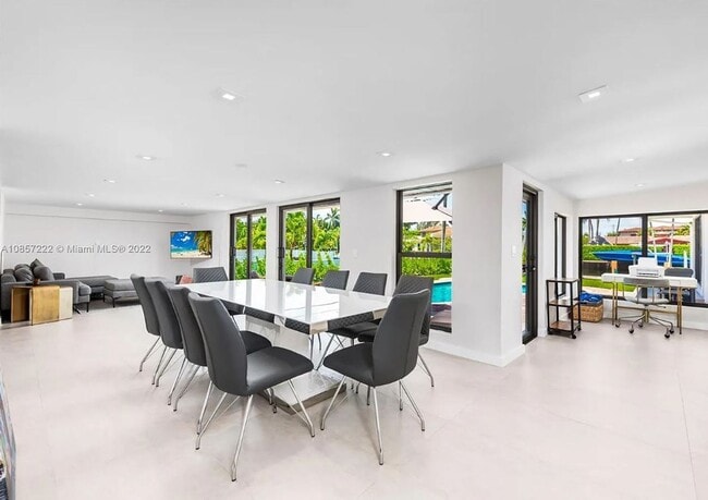 Photo - 536 Hibiscus Dr