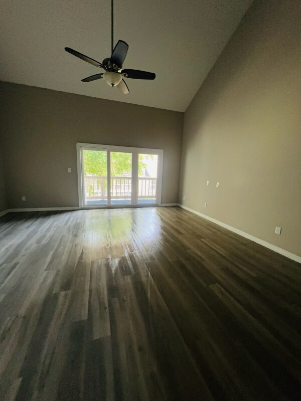Photo - 1870 Auburn Ln Condo