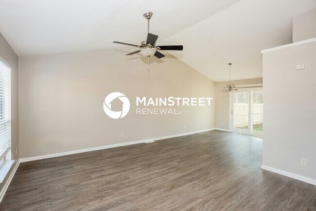 Photo - 4 Bedroom Pet-Friendly Home in Charlotte, NC with Main Street Renewal