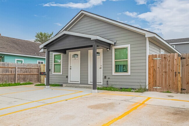 Photo - 6725 Avenue K