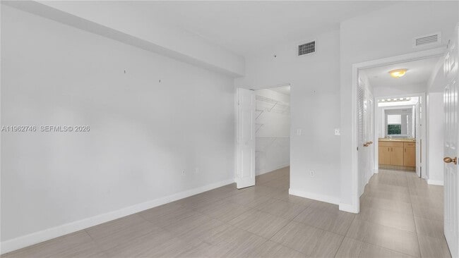 Photo - 533 NE 3rd Ave Unidad 140