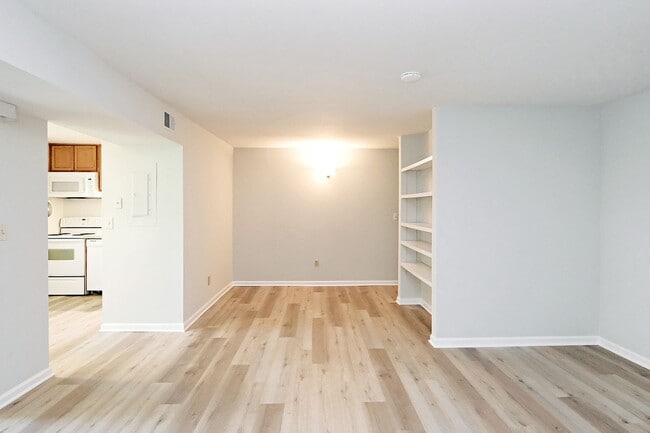 Photo - Four Seasons Condo Near Rt 29 Shopping & Dining