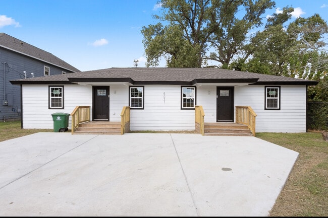 Building Photo - 5031 Mallow St Unit B