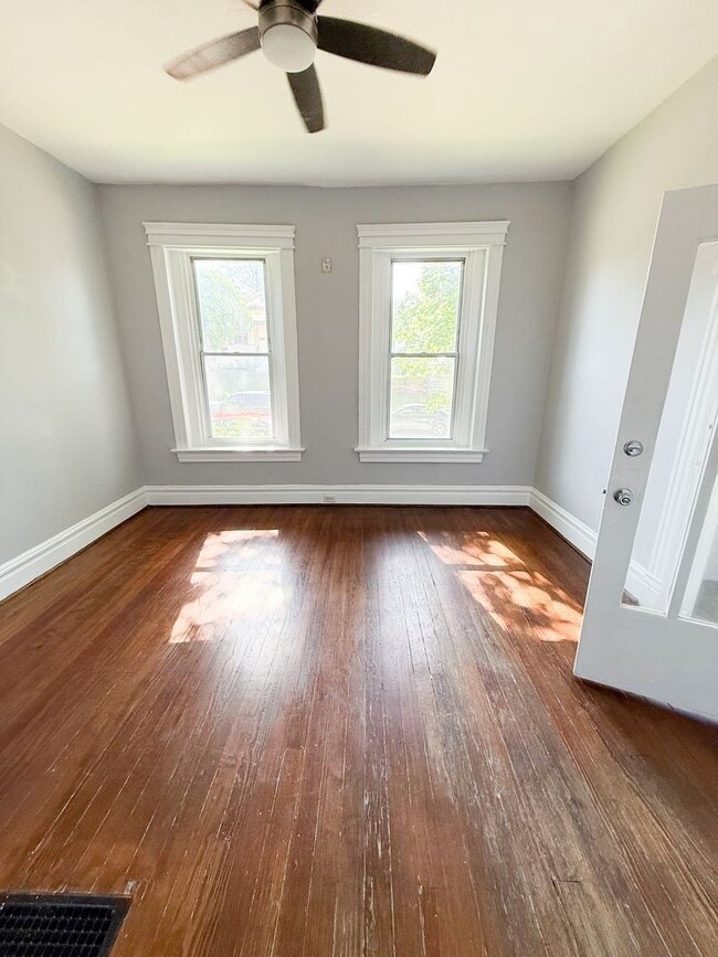 Building Photo - Updated 3 Bed South City Gem Near Parks, Dining, & Shopping!