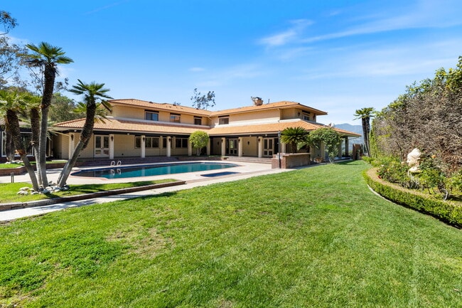 Photo - 540 Haverstock Rd