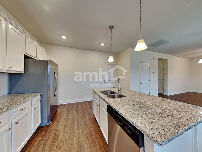 Photo - 1323 Lomond Dr