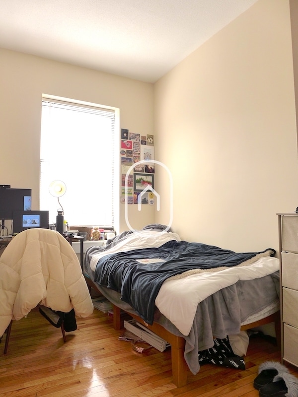 Photo - 668 Massachusetts Ave