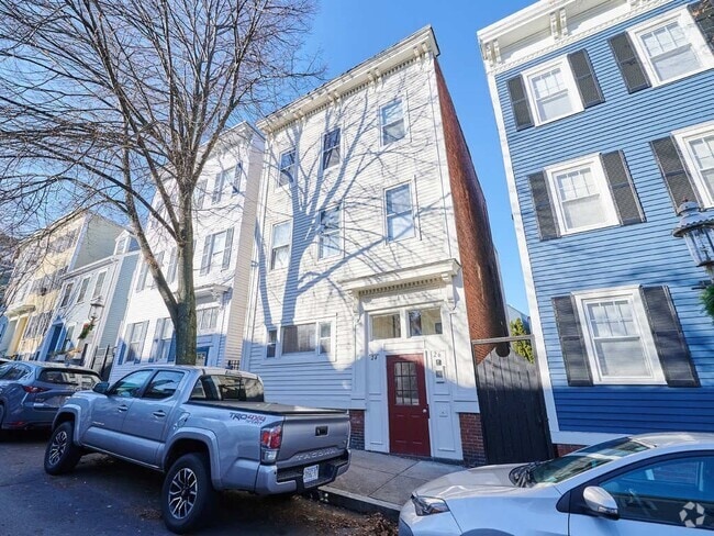 Building Photo - 26 Concord St Unit 1 Rental