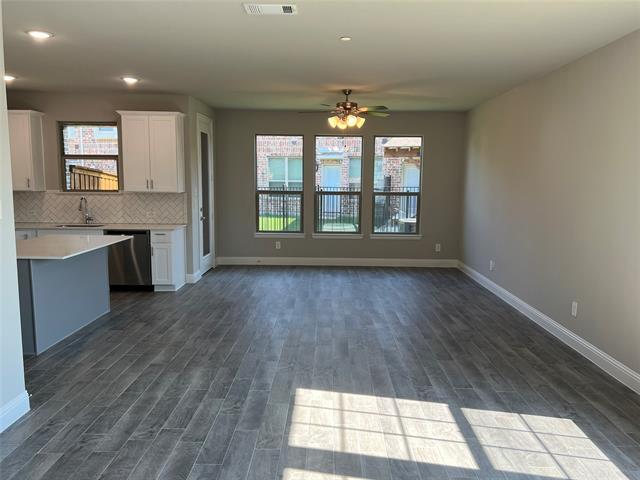 Photo - 521 Sequoia St