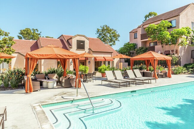 Photo - Berkeley-Columbia Court Apartments