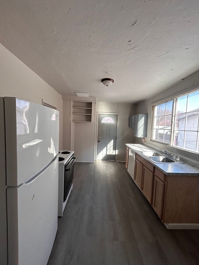 Photo - 1302 Sinclair St