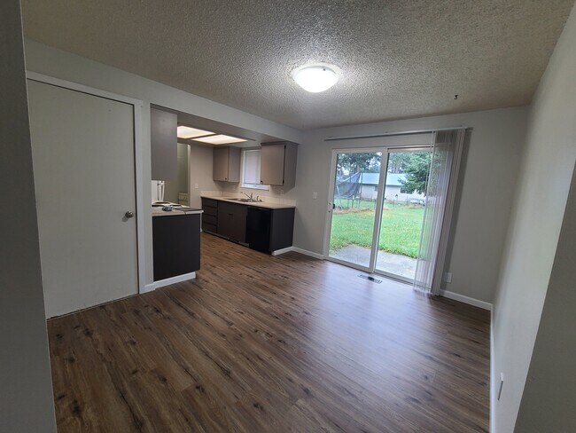 Photo - 4333 Ruddell Rd SE