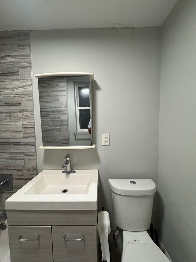 Photo - 232 Van Horne St