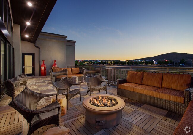 Fire Pit & Lounge Area - Homestead Talking Glass