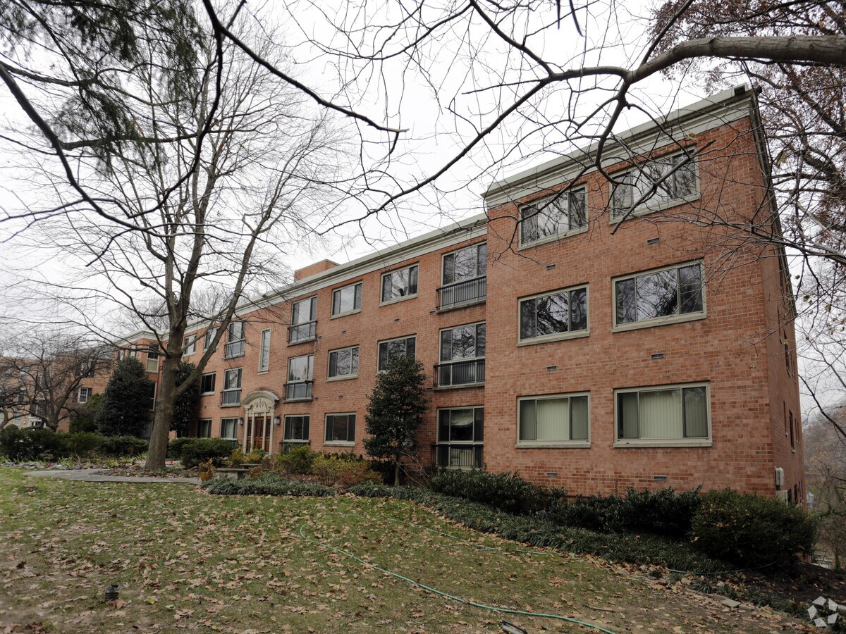 Photo - 2711 Ordway St NW